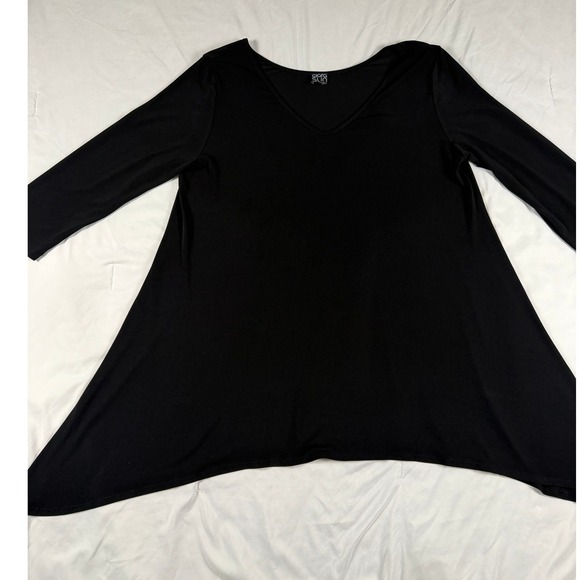 Clara Sun Tops - Clara Sun Women's Black V-Neck Tunic Top Long Sleeve Sharkbite Hem Relaxed Fit